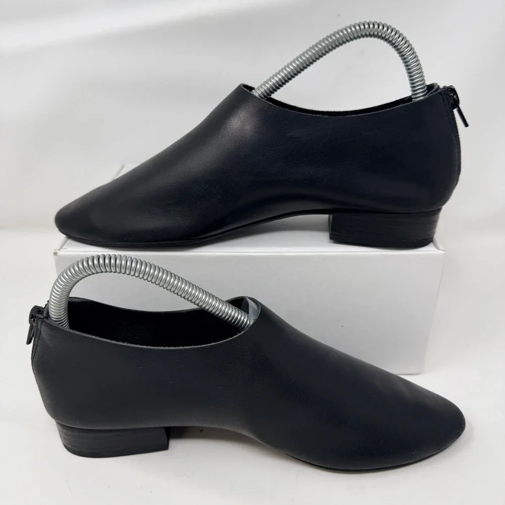Chocolat Blu Emily Black Leather Pointed Toe Rear Zip Flats Womens 7.5 Fits 7